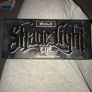 KVD eyeshadow palette